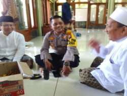 Kapolsek Tambaksari Sambang ke Takmir Masjid Karanggayam