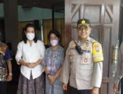 Polsek Tambaksari Laksanakan Pengamanan di Gereja Kristus Raja