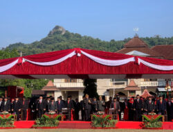 Dandim Bersama Forkopimda Wonogiri Ikuti Upacara Bendera Harkitnas ke 115 dan Hari Jadi Ke 282 Kabupaten Wonogiri