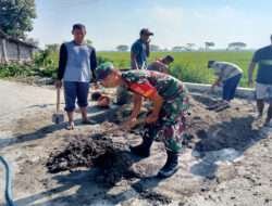 Semangat, Babinsa dan Warga Kebut Pembangunan Talud di Desa Jeruk