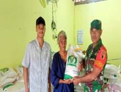 Babinsa Dampingi Kegiatan Penyaluran Bantuan Pangan Di Wilayah Binaannya