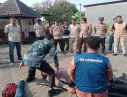 Polsek Driyorejo Latih Kemampuan PPGD Pada Polisi RW