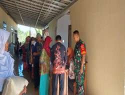 Babinsa Karangtengah Diterjunkan Dampingi Penyaluran Bantuan Beras CPP