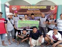 Wujud Solidaritas, Team Kortem Madas Gresik Community Adakan Bhakti Sosial di Musholla