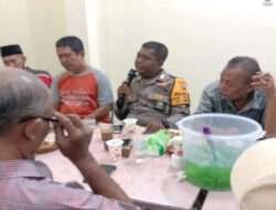 Polisi RW Kelurahan Pacarkembang Melaksanakan Silaturahmi Kamtibmas bersama Warga