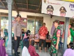Babinsa Posramil Pitu Dampingi Kegiatan Penyaluran Bantuan Pangan di Wilayahnya