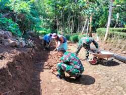 Melalui Karya Bakti, Koramil 14/Jatisrono Mantapkan Kemanunggalan TNI- Rakyat