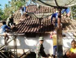 TNI Manunggal Bersama Rakyat, Koramil 17/Sidoharjo Gotong Royong Bedah Rumah Warga