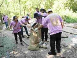 Hari Keanekaragaman Hayati Sedunia, Novotel Samator Lakukan Aksi Bersih – Bersih Mangrove