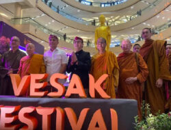 Young Buddhist Association Indonesia Gelar Vesak Festival di Tunjungan Plaza Surabaya