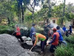 Berat Sama Dipikul, Ringan Sama Dijinjing Begitu Semboyan Karya Bakti TNI dan Warga Rejosari