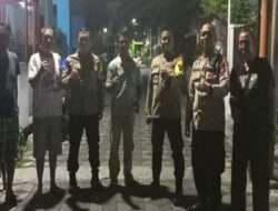 Meminimalisir Gangguan Keamanan Wilayah, Kapolsek Tambaksari Berpatroli