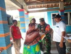 Koramil Kotaanyar Dampingi Pendistribusian Bantuan Pangan