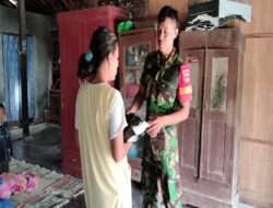 Peduli Warga Kurang Mampu, Babinsa Berikan Bantuan Sembako Kepada Warga