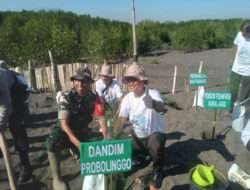 Dandim Probolinggo Letkol Arm Heri Budiasto Hadiri Kegiatan Coastal Clean Up Dan Penanaman Mangrove