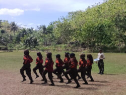 Pelajar SMA Pancasila 3 Paranggupito Dilatih TNI Persiapkan Lomba PBB Tingkat Kabupaten