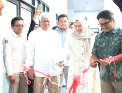 Dompet Dhuafa Bersama AXA Mandiri Unit Syariah Salurkan Dana Wakaf Bangun Laboratorium Sekolah