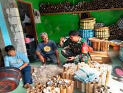 Babinsa Kelurahan Tipes Pantau Pelaku UMKM di Wilayah Binaan