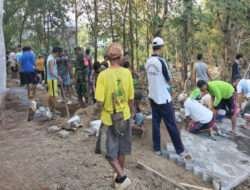 Kolaborasi TNI AD dan Warga Tamanan, Semangat Gotong Royong Pemasangan Paving