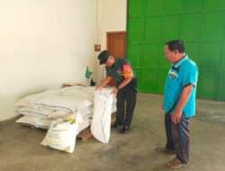 Babinsa Koramil Karangjati Pastikan Stok Beras yang Ada di Wilayah Binaannya Aman