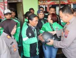 Polres Blitar Sampaikan Pesan Kamtibmas Kepada Komunitas Ojol Melalui Tiada Hari Tanpa Teman Baru
