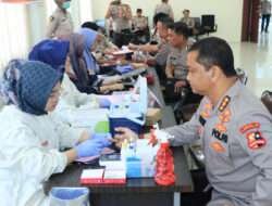Sambut HUT Bhayangkara ke-77, Ratusan Personel Polres Gresik Donor Darah
