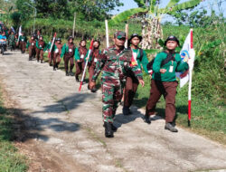 Pembina Pramuka Koramil Nogosari Berikan Materi Longmarch Pramuka SMK I Nogosari