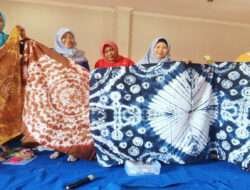 Pelatihan Olah Kain Shibory Bersama  PKK Karang Pilang