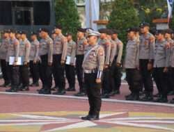 Polres Gresik Beri Penghargaan 43 Anggota Berprestasi