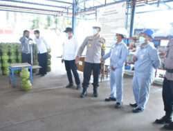Jelang Idul Adha Polres Situbondo Tinjau SPBE Kapongan Pastikan Stok LPG 3 Kg Aman