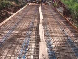 Pembangunan Jembatan Pada Program Pra TMMD Ke-117 Kodim 0801/Pacitan, Dorong Perekonomian Warga