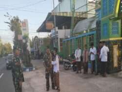 Berikan Rasa Aman, Babinsa Koramil Padas Laksanakan Pengamanan Ibadah Sholat Idul Adha di wilayah Binaan