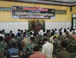 Anggota Kodim 0802/Ponorogo Laksanakan Shalat Idul Adha 1444 H/2023 M Bersama Masyarakat