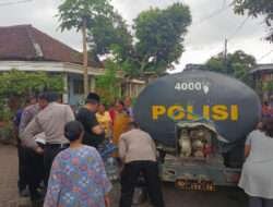 Hari Bhayangkara ke-77, Polres Malang Distribusikan Air Bersih Untuk Warga Dengkol Singosari