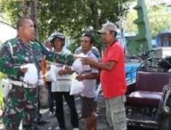 Kodim 0812/Lamongan Membagikan Daging Qurban Kepada Masyarakat Sekitar