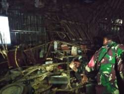 Babinsa Wonoanti Beraksi Sigap Cek Rumah Warga Pasca Gempa