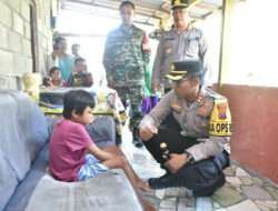 Polri Peduli, Polres Situbondo Salurkan Bantuan Untuk Warga Penderita Lumpuh