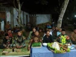 Hormati Adat Istiadat Babinsa Hadiri Acara Syukuran Warga