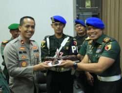 Wujud Sinergitas, Surprise Ucapan Hari Bhayangkara Ke-77 Datang dari Kodim 0817 Gresik