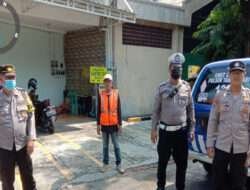 Rutin Berpatroli Polsek Tambaksari Menghimbau Warga untuk Keamanan Lingkungan