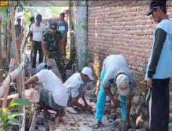 Koramil Besuk Bersama Masyarakat Kerja Bakti Pembuatan Jalan