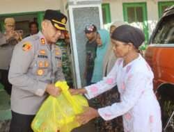 Polres Probolinggo Berikan Bansos Untuk Korban Kebakaran di Area TPI Paiton