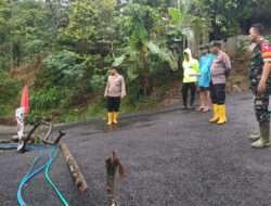 Peran Babinsa dan Bhabinkamtibmas Dongko Dalam Mengatasi Bencana Alam Tanah Longsor di Desa Watuagung