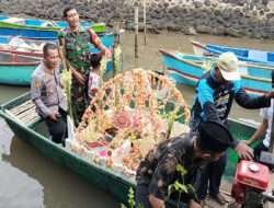 Koramil Sumberasih Amankan Pelaksanaan Petik Laut