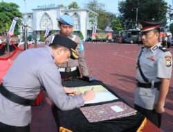 Kapolres Pimpin Sertijab Kabag dan Kapolsek Jajaran Polres Gresik