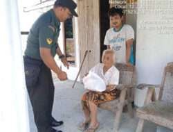 Peduli Warga Kurang Mampu, Babinsa Kodim 0802 Bagi Sembako di Wilayah Desa Binaan