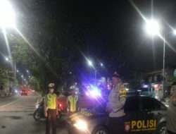 Anggota Polsek Tambaksari Gelar Patroli Blue Light