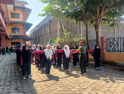 Babinsa Kelurahan Sumber Bentuk Mental Dan Karakter Siswa Sejak Dini melalui Latihan PBB