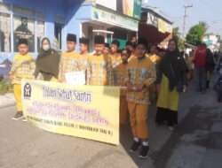 Peringatan Tahun Baru Hijriyah, Ustadz Ustadzah dan Santri Kompak Jalan Sehat Pawai Ta’aruf