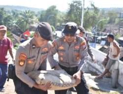 Patroli Samapta Berbagi, Bantu 20 Sak Semen Untuk Pembangunan Masjid At Taqwa Situbondo